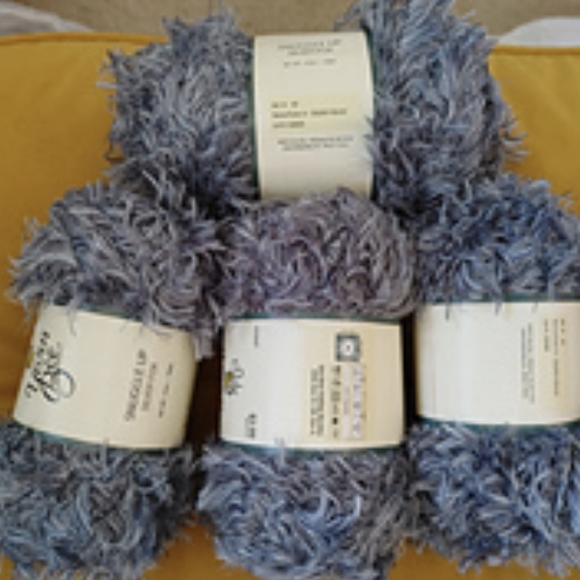 Yarn Lot - Picture 2 of 2